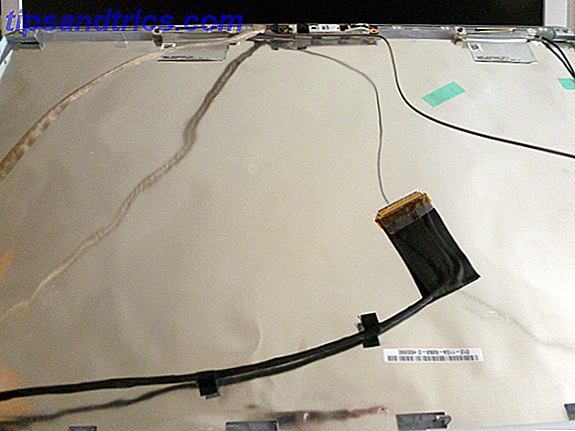 Busted - Πώς να αντιμετωπίσετε μια σπασμένη οθόνη στις φορητές συσκευές Laptop Display Wires