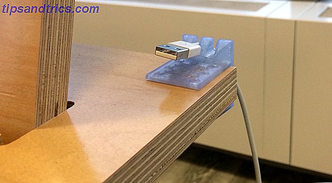 20 Impresionantes ideas de impresión en 3D para estudiantes y salas de dormitorio thingiverse cable catcher
