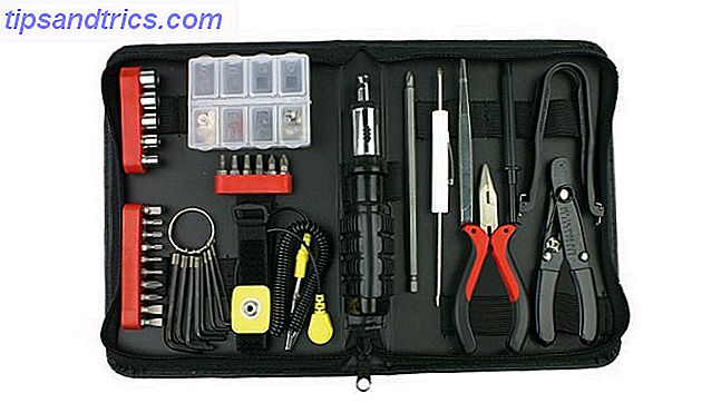 best-non-tech-presentes-para-geeks-rosewill-45-piece-pc-toolkit