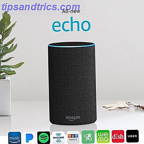 O Amazon Echo funde os recursos do assistente de inteligência artificial com a funcionalidade de alto-falante.  Isso permite uma variedade de usos, desde streaming de música até a integração com a tecnologia de casa inteligente.