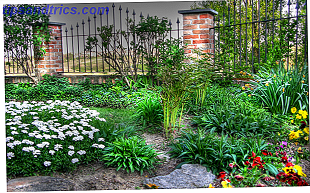 img/creative/162/how-design-your-perfect-garden-using-tech-your-fingertips.png
