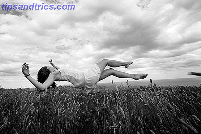 Eindproduct Vrouw zwevende in een veld Photoshop-zelfstudie