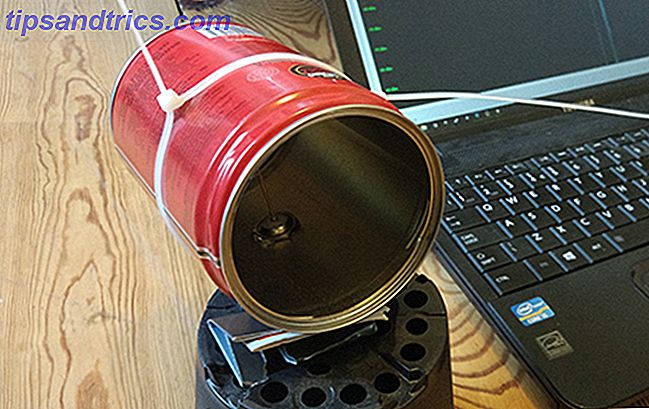 img/diy/706/how-make-wi-fi-antenna-out-pringles-can.jpg