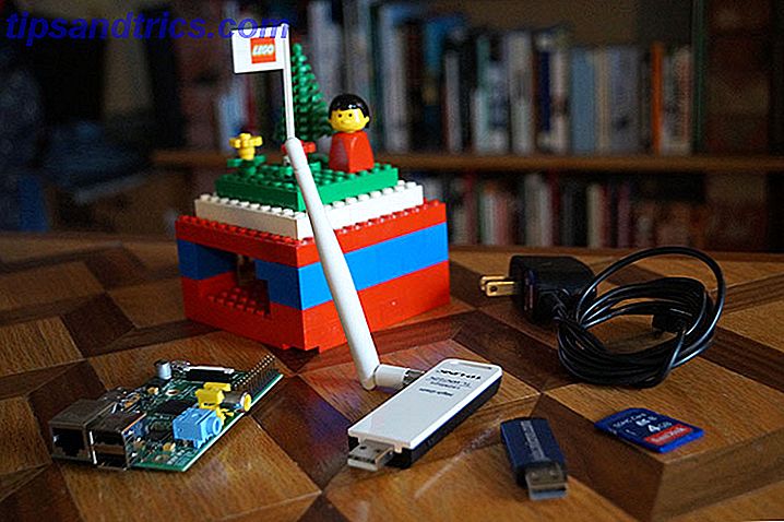 Un PirateBox es un punto muerto inalámbrico, permitiendo que cualquiera dentro del rango cargue y descargue archivos.  Aquí se explica cómo construir uno con una Raspberry Pi (y Lego).
