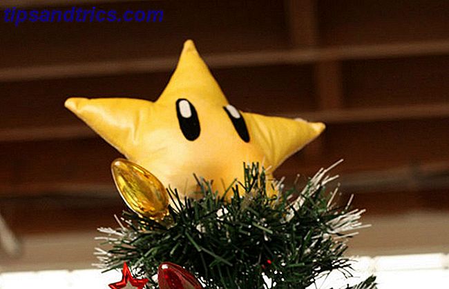 10 decoraciones navideñas que puedes hacer fácilmente con materiales reciclados Star tree topper 670