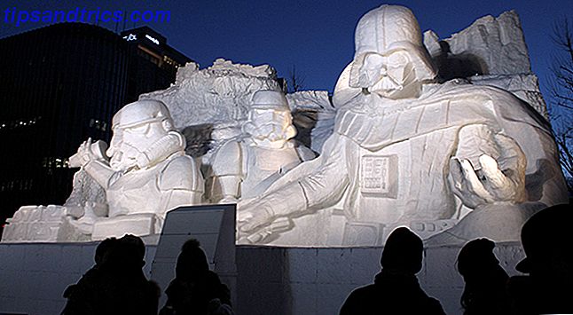 Darth Vader og stormtrooper laget av snø