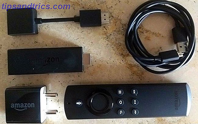 Sådan opsættes og bruges din Amazon Fire TV Stick Fire TV Stick 1 boks indhold 670x419