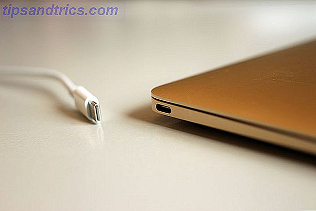 Macbook de Apple con foto de puerto USB-C