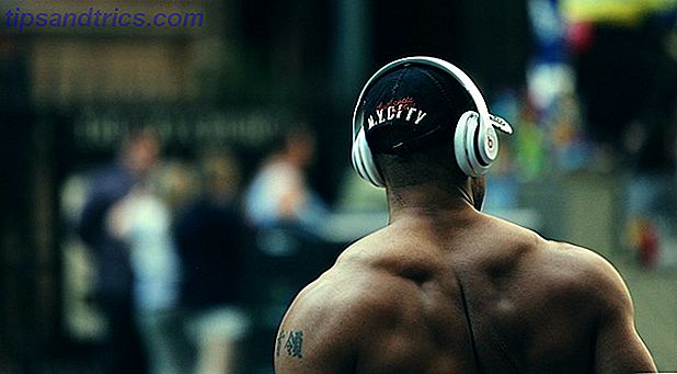 entrenamiento-playlist-heart-beats-headphones-gym