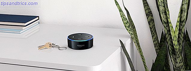 Hay muchos parlantes inteligentes, pero el pequeño Amazon Echo Dot en blanco y negro es el único altavoz inteligente que siempre necesitará.