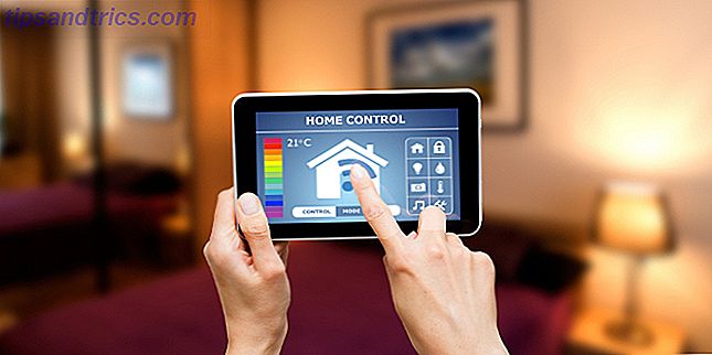Come costruire una casa intelligente efficace e conveniente Da terra Up tablet smart home control