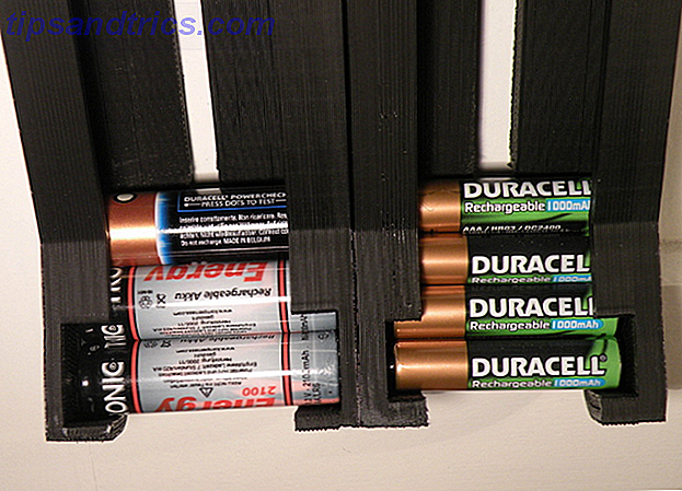 3d-printing-stoff-på-hjem-parametrisk sylindrisk-batteri-dispenser