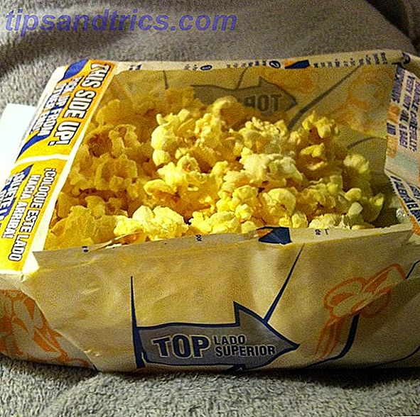 Instagram-Life-Hacks-popcorn-Bag-In-Bowl