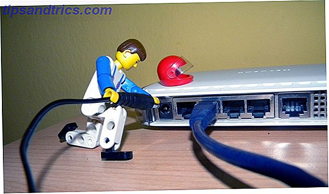 LEGO man aan het werk op de router
